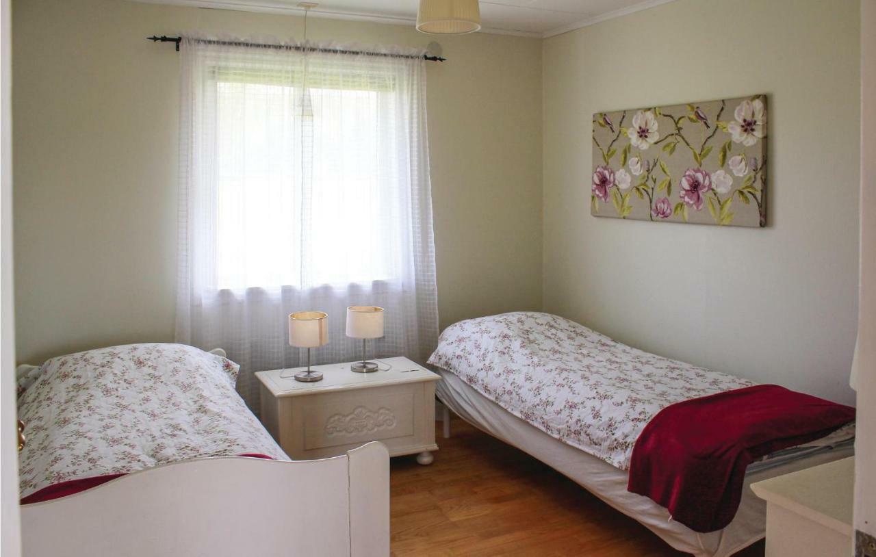 Lovely Home In Hestra With Wifi Екстериор снимка